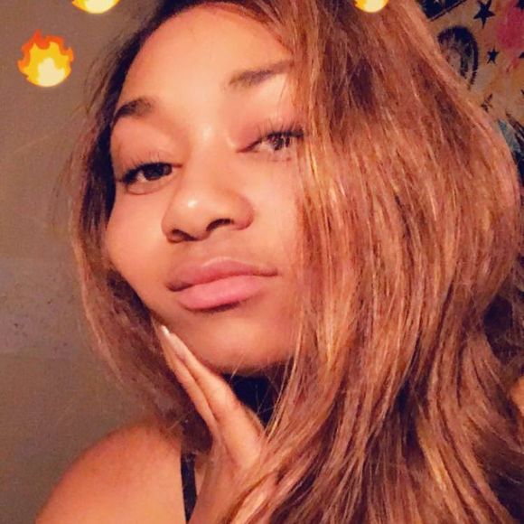 Meet your Posher, Deja - Picture 1 of 1